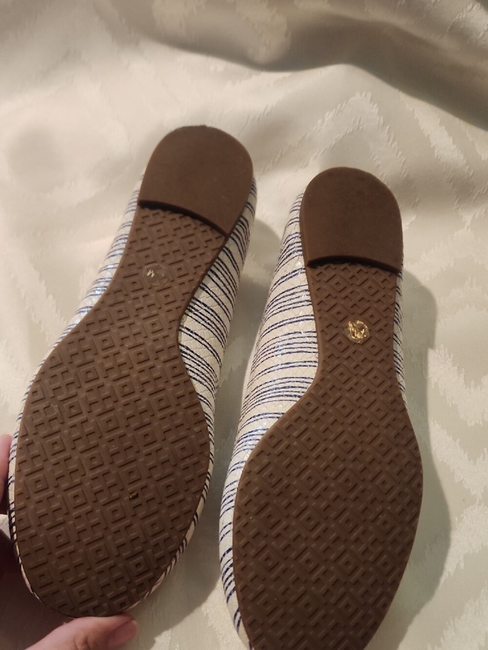 Tory Burch White and Navy Striped Reva Flats with Gold Logo - Picture 5 of 8